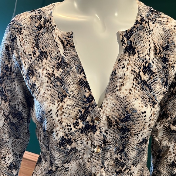 White House Black Market 3/4 Sleeve Print Cardigan - Picture 3 of 8